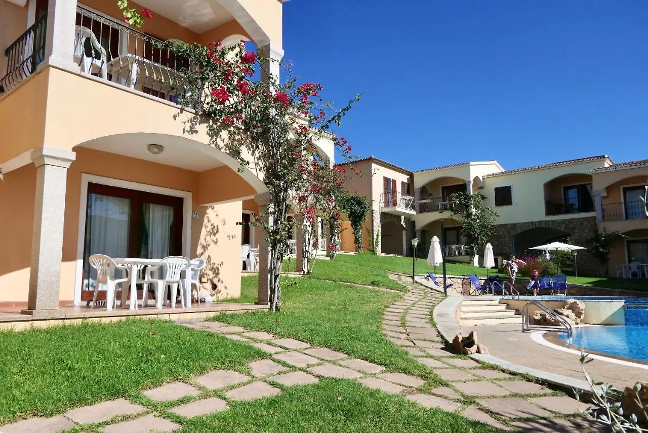 Residence con piscina a Badesi, appartamenti con WIFI e A.C